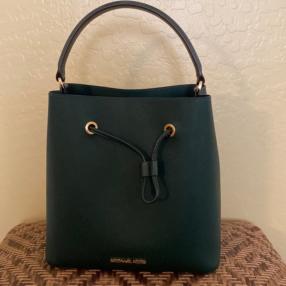 Michael Kors Bucket Bag
